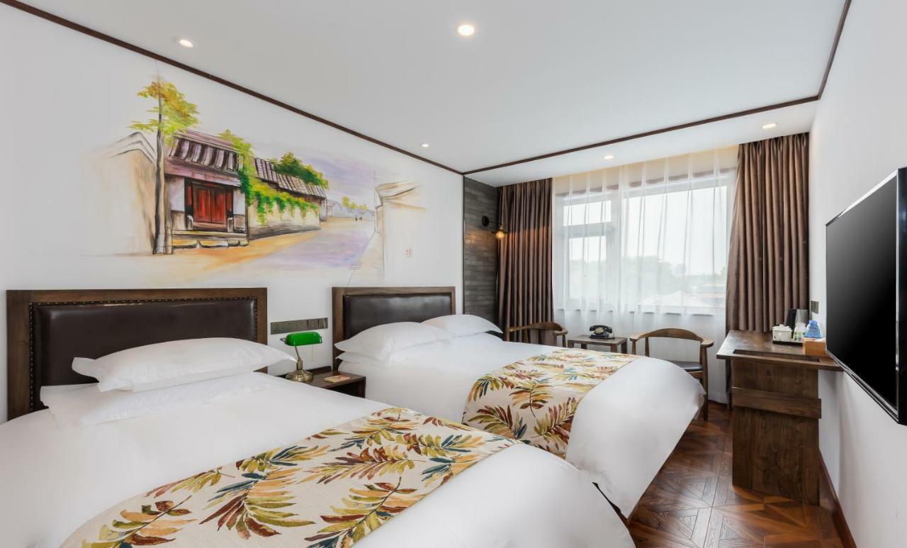 Nostalgia Hotel Near Prince Gong'S Mansion- Beihai Park, Tian'Anmen Square, Nanluoguxiang Hutong, Huguosi Hutong Snack Street, 5 Minutes Walk Away From Ping'Anli Subway Station, Free Ice Cream And Laundry Service,English Communication Well Peking Exteriör bild