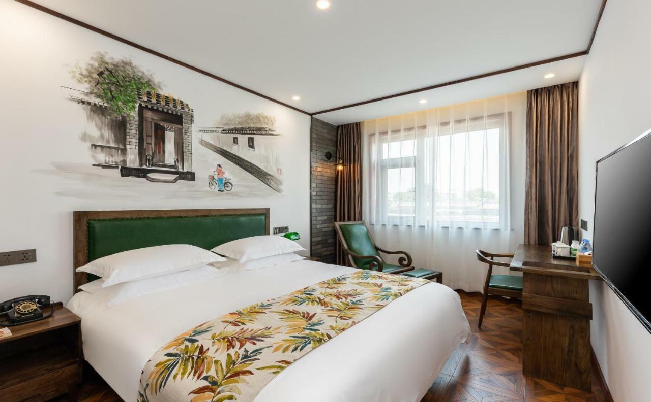 Nostalgia Hotel Near Prince Gong'S Mansion- Beihai Park, Tian'Anmen Square, Nanluoguxiang Hutong, Huguosi Hutong Snack Street, 5 Minutes Walk Away From Ping'Anli Subway Station, Free Ice Cream And Laundry Service,English Communication Well Peking Exteriör bild
