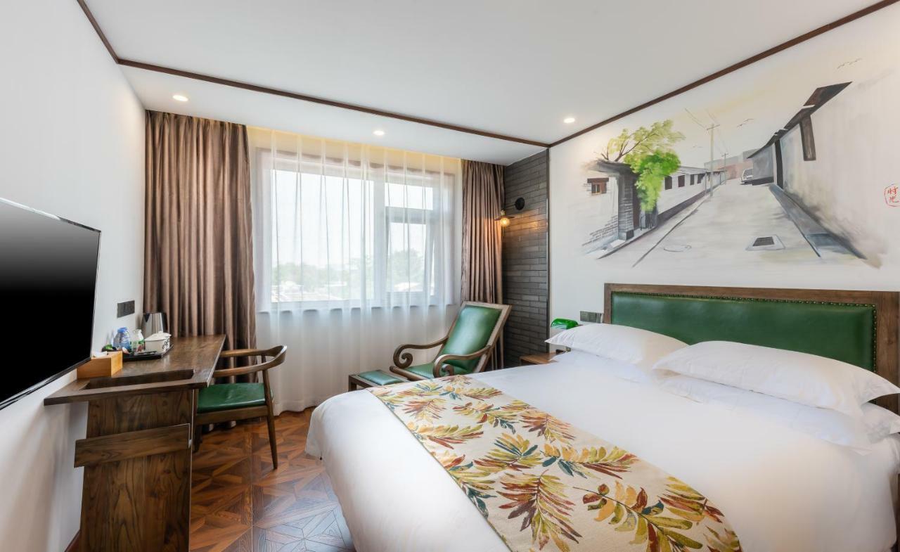 Nostalgia Hotel Near Prince Gong'S Mansion- Beihai Park, Tian'Anmen Square, Nanluoguxiang Hutong, Huguosi Hutong Snack Street, 5 Minutes Walk Away From Ping'Anli Subway Station, Free Ice Cream And Laundry Service,English Communication Well Peking Exteriör bild